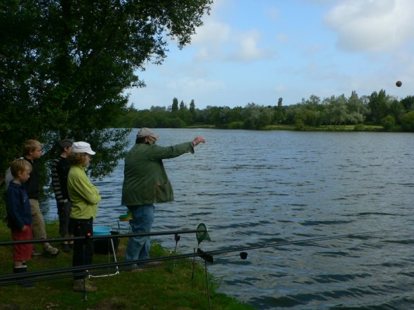 Dominique, l'art de bien amorcer pour attirer les poissons