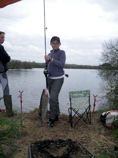 Une Arc en Ciel � la pate � truite.