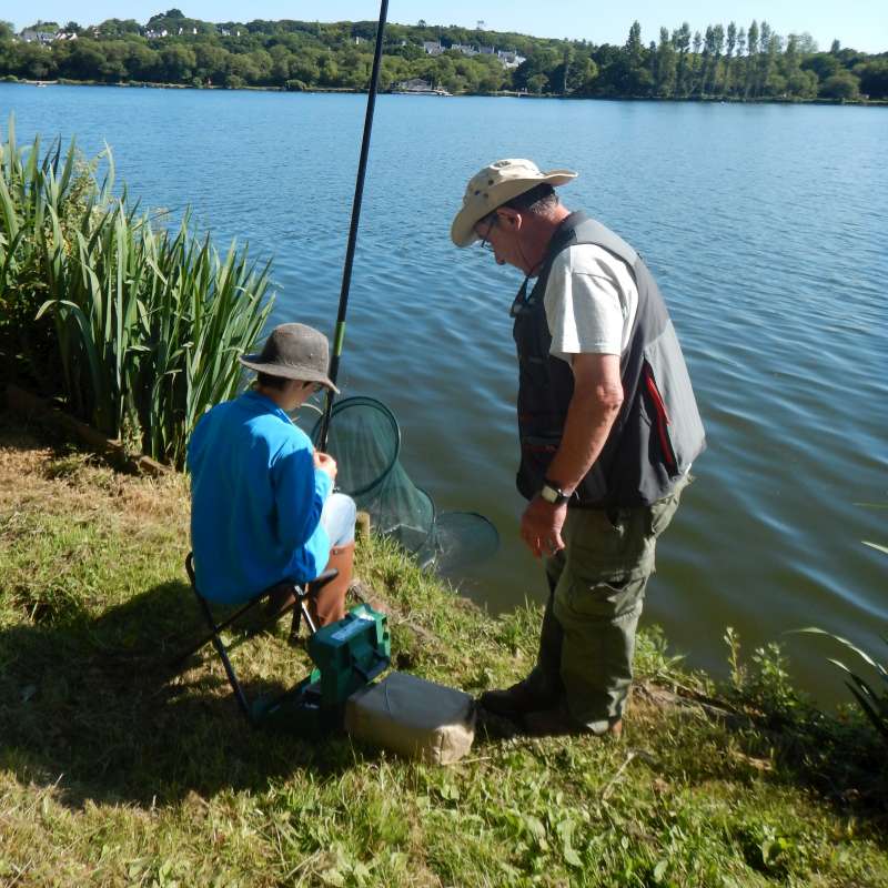 Chaque moniteur encourage ses poulains...