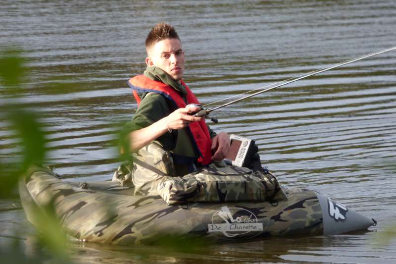 Equipement complet: sondeur, etc.