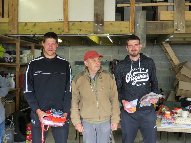 Quatri�mes: AZUR Benoit/RAINBAUD Adrien: 3 poissons: 25,8 Kg