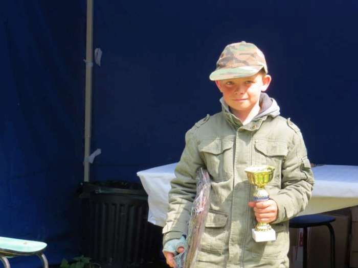 Romain emporte la coupe du plus jeune p�cheur