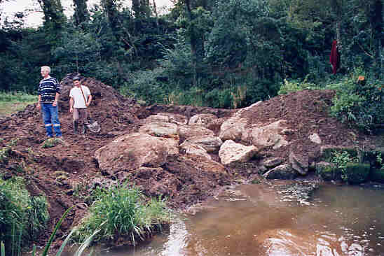 Gros rochers pris sur place.