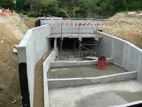 les travaux avancent. les travaux avancent.