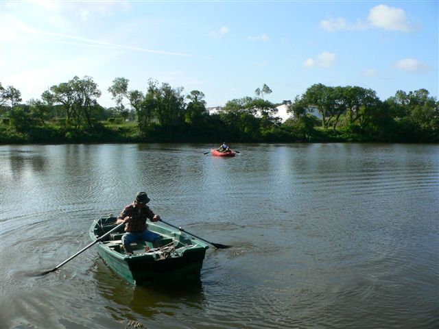 en barque � La Laverie.