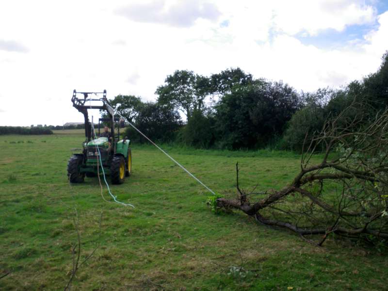 M. C�dric Petton riverain est venu nous aider.