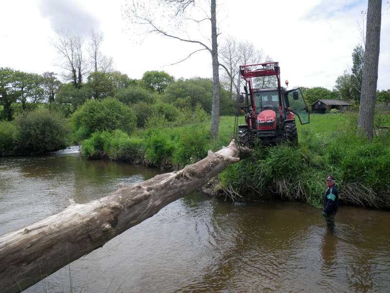 et apr�s on tire sur l'autre berge.