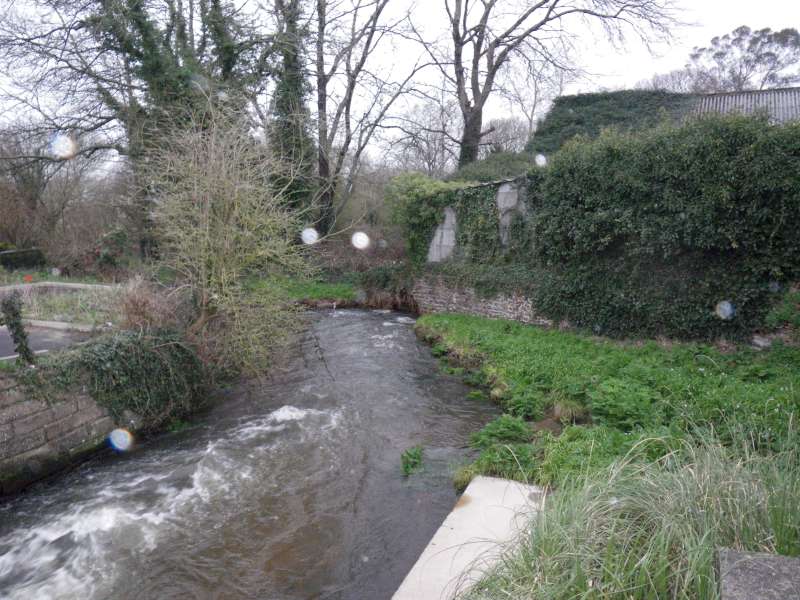 Le mur s'�croule au Bout du Pont.