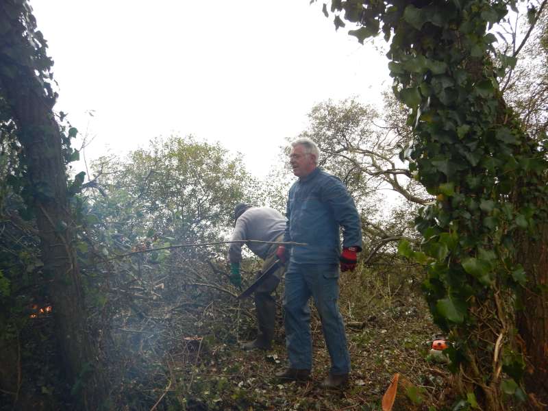 Guy et Alain activent le feu (mais il n'y a pas de merguez au programme...