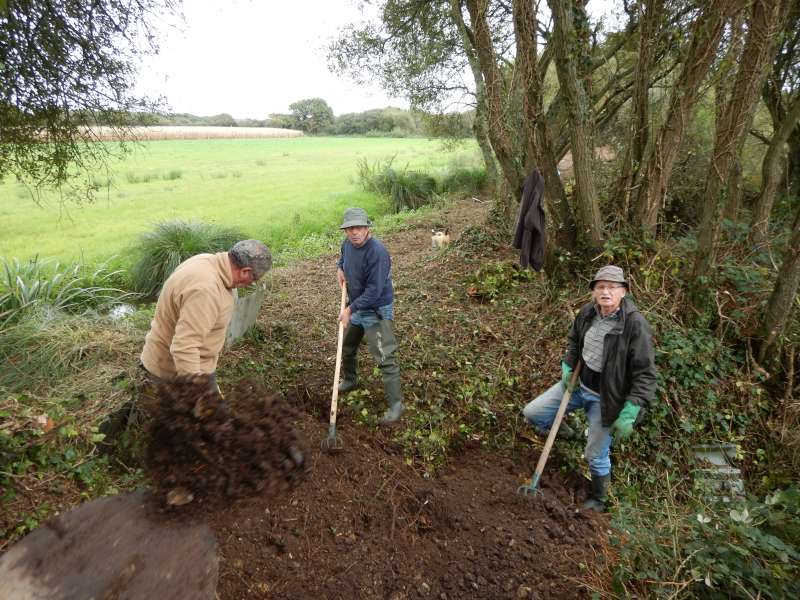 Une partie du chemin est effondr�e. Pelles, pioches, et bonne volont�!
