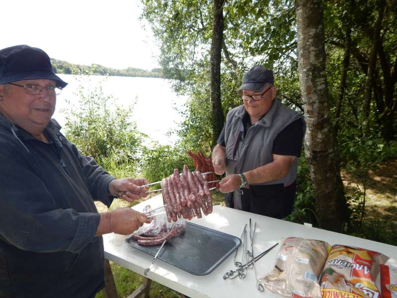 Il est temps de pr�parer les grillades, les affam�s vont arriver!