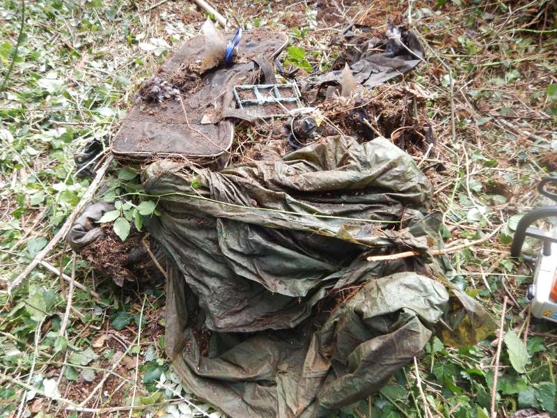 D�s le d�but des travaux, nous faisons de dr�les de d�couvertes!