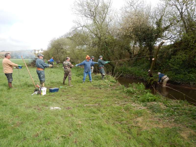 S�ance de tir � la corde... merci au palan!