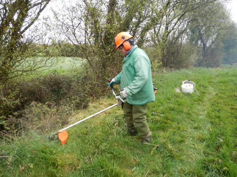 Michel � la d�brousailleuse