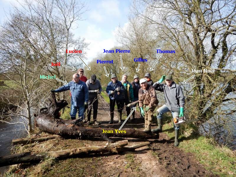 10 - Les p�cheurs fiers de leur prise