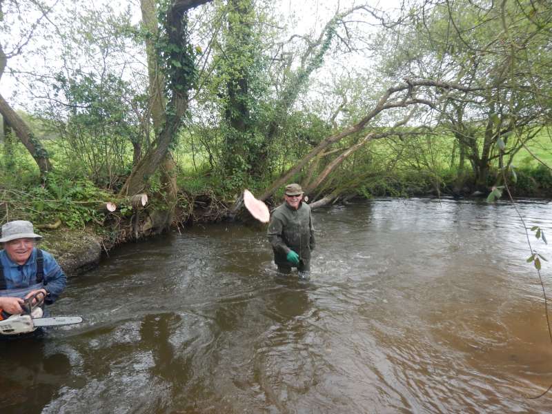 7 - Alain, champion de lancer de b�che...