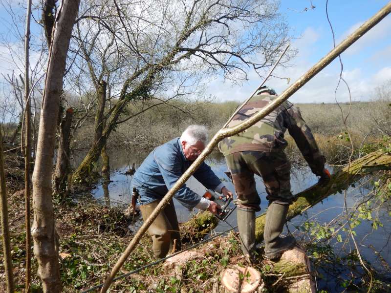 9 - Serge et Guy en position d�licate!