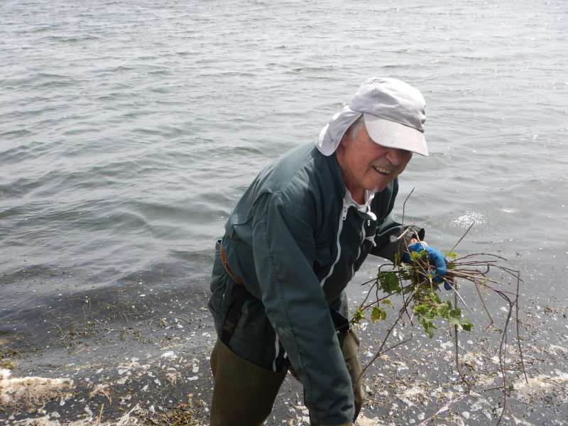 Jean Pierre fait sa cueillette