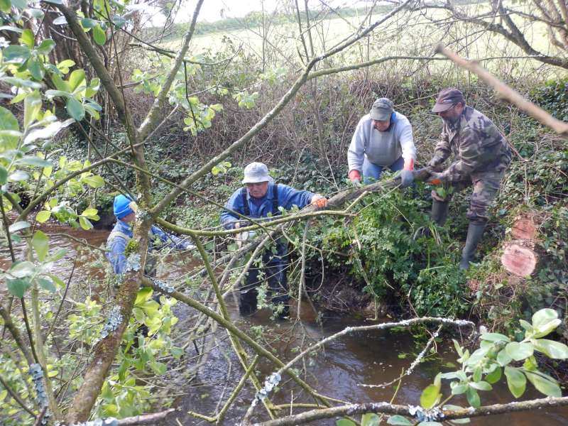 Michel, Guy, Ren�, et Serge en plein boulot