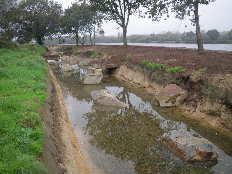 des caches sous berges
