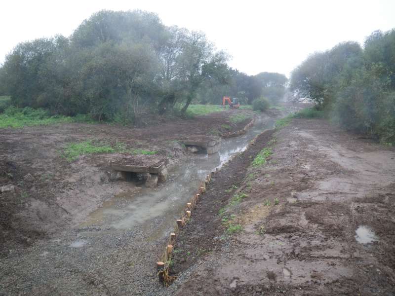 am�nagements de la rivi�re : des banquettes  