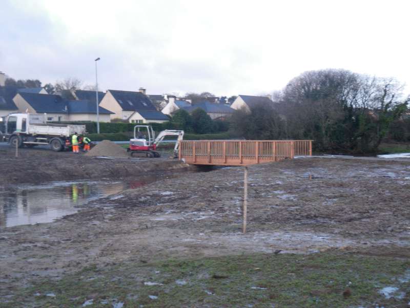 la passerelle du milieu de la digue 